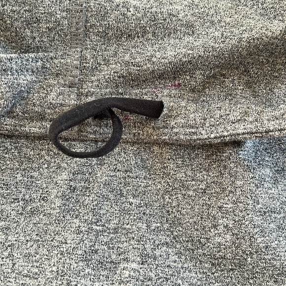 Athleta 2 in 1 leggings with skirt. Awesome pockets. Great condition! Size L - Picture 5 of 9